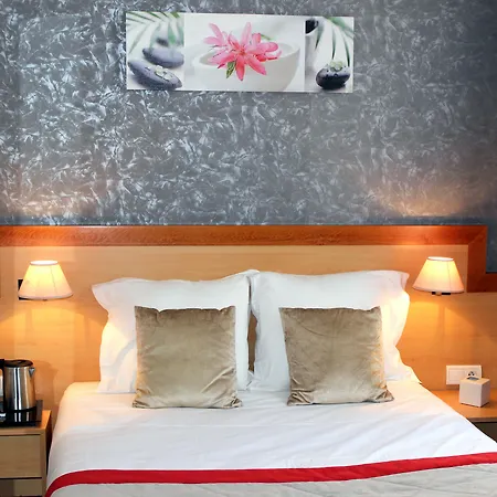 Du Chemin Hotel 3*